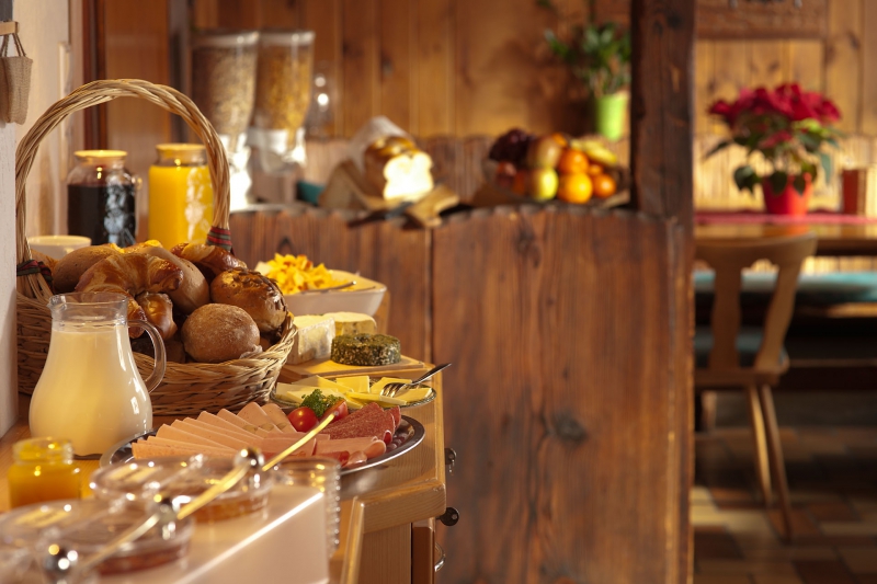 restaurant-BERRE LES ALPES-min_breakfast-801827